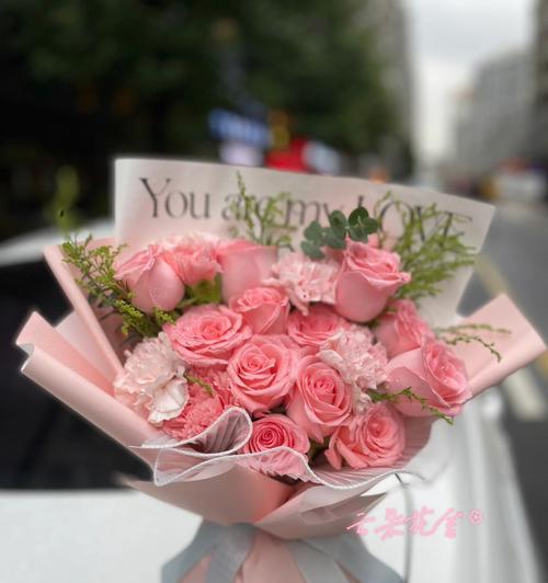 粉色玫瑰花的代表寓意（传递爱和温柔的象征——粉色玫瑰花）
