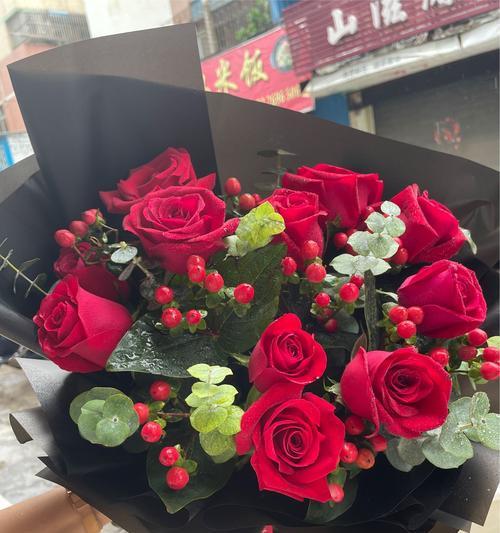 黑红玫瑰花花语是什么？如何正确解读黑红玫瑰的含义？